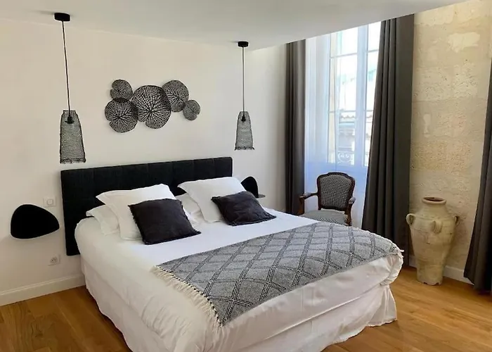 Maison d’hôtes, terrasse&jacuzzi en plein centre